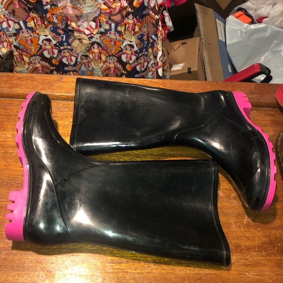 Kids rain boots size 7 - Picture 3 of 6